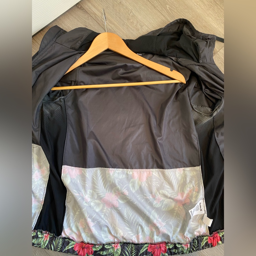 Hurley Black Tropical Floral Women's Breathable Running Jacket Size S - Picture 10 of 13